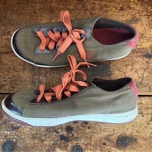 Skechers Canvas Sneakers Leather Trim Orange Laces Women’s 8